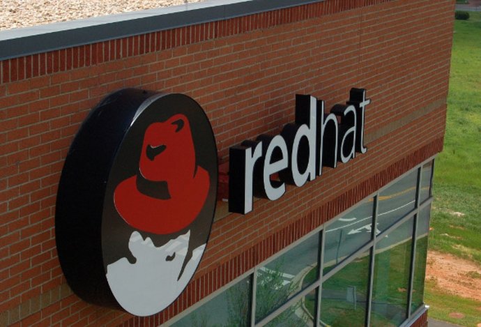 Photo ČR: Red Hat uviedol technológiu pre natívne trvalé ukladanie dát v rámci linuxových kontajnerov