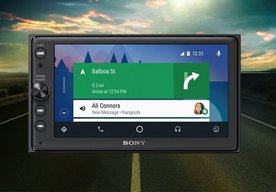 Photo Sony preberá riadenie vďaka svojmu audio systému pre automobily prepojiteľnému s inteligentnými telefónmi Sony