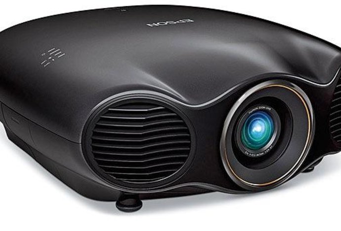 Photo Laserový projektor spoločnosti Epson s vysoko kvalitnou obrazovou technológiou 4K a podporou Ultra HD Blu-ray 