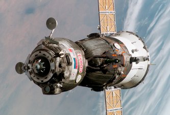 Photo Kozmická loď Sojuz s trojčlennou posádkou sa spojila s ISS