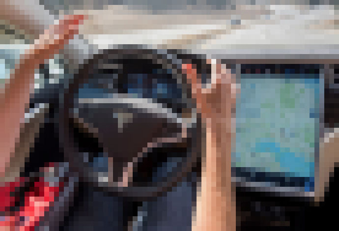 Photo Video: Autopilot Tesly dokáže predvídať nehody. Začal brzdiť skôr, než bolo nebezpečenstvo zjavné 