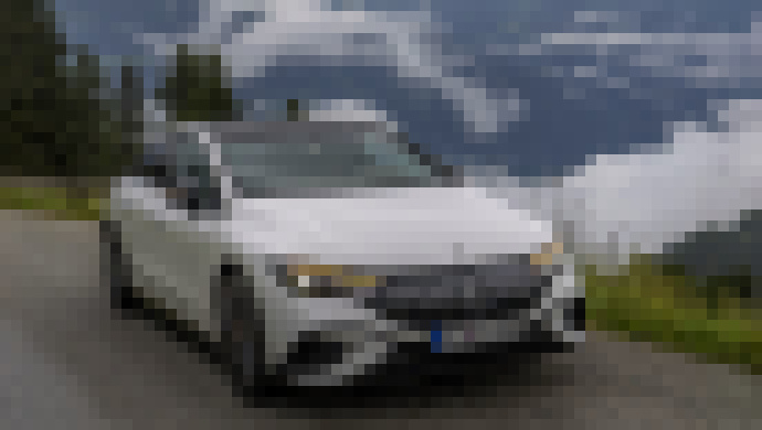 Photo Mercedes-AMG EQE 43 4MATIC / S elektrickým AMG v Alpách